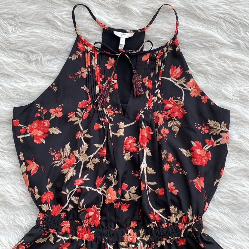 Joie | Jossa Pintuck Pleated Floral Dress in Caviar - Picture 3 of 12